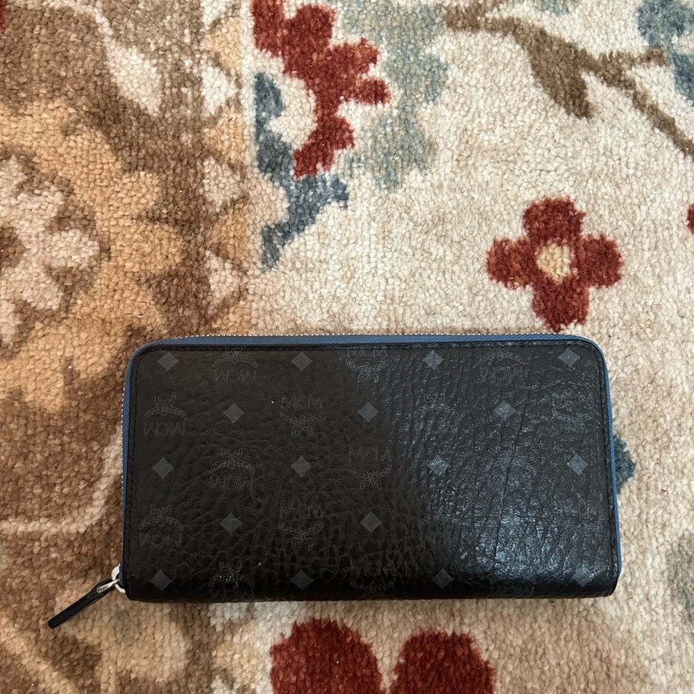 MCM ZIP AROUND WALLET IN VISETOS ORIGINAL